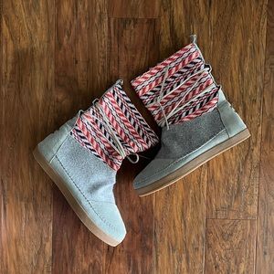 Toms boots, women size 11